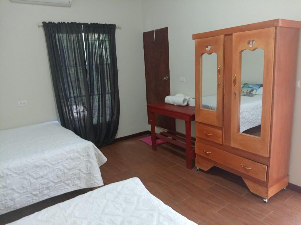 Ibania Hostal Tamanique 外观 照片